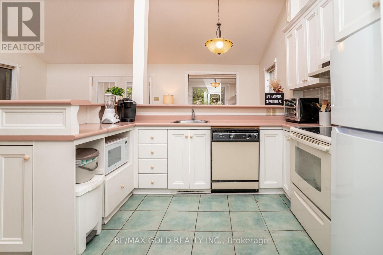 16 DONALDA PLACE - 19