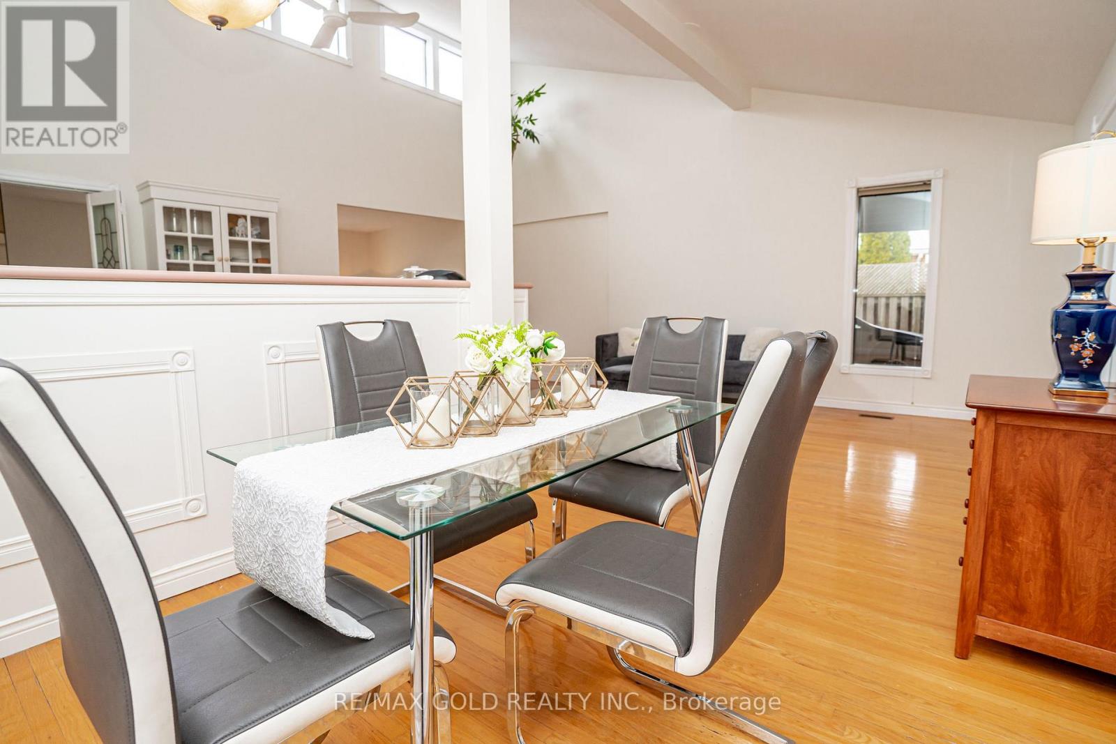 16 DONALDA PLACE - 17