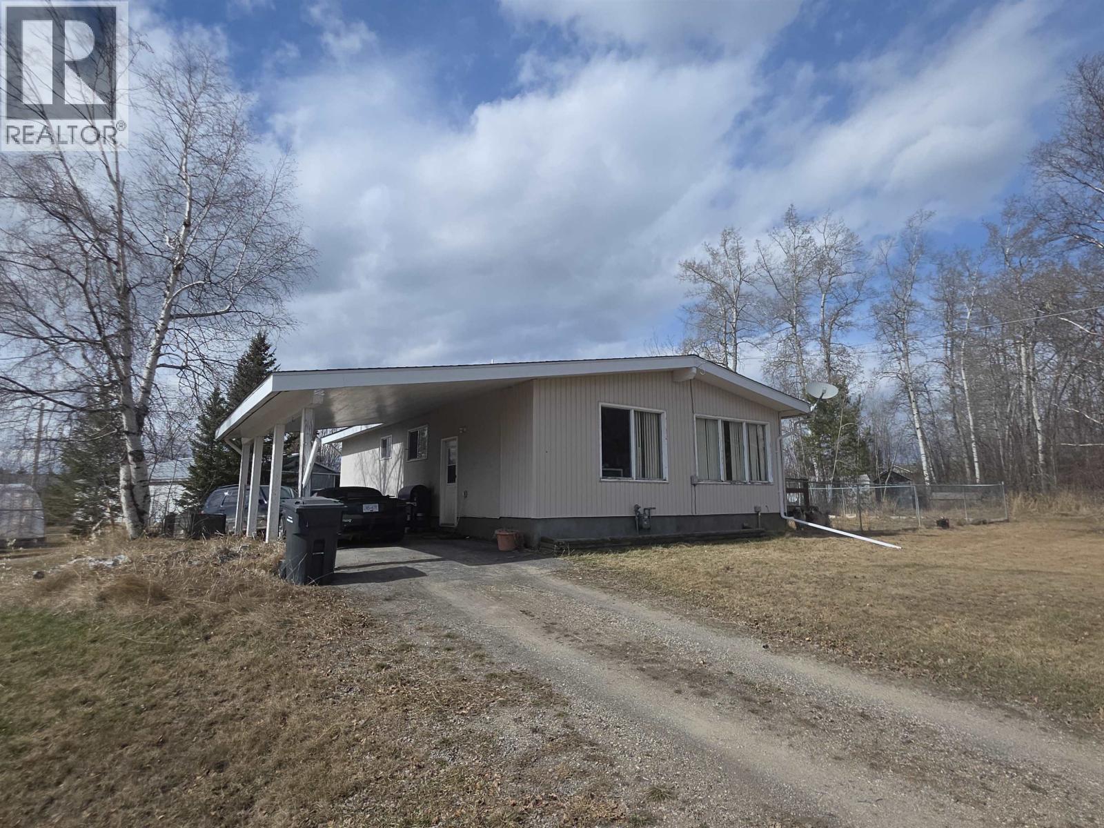 533 TALUK AVENUE, Fraser Lake