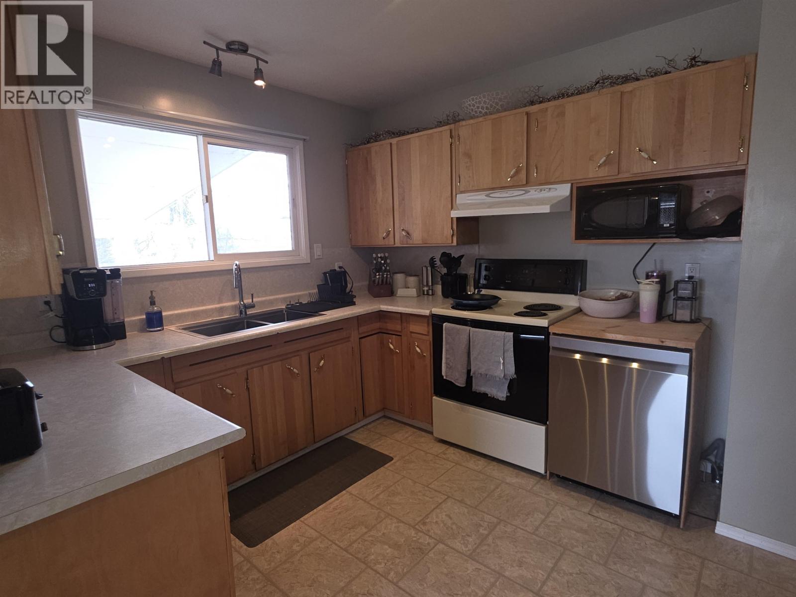 533 TALUK AVENUE, Fraser Lake
