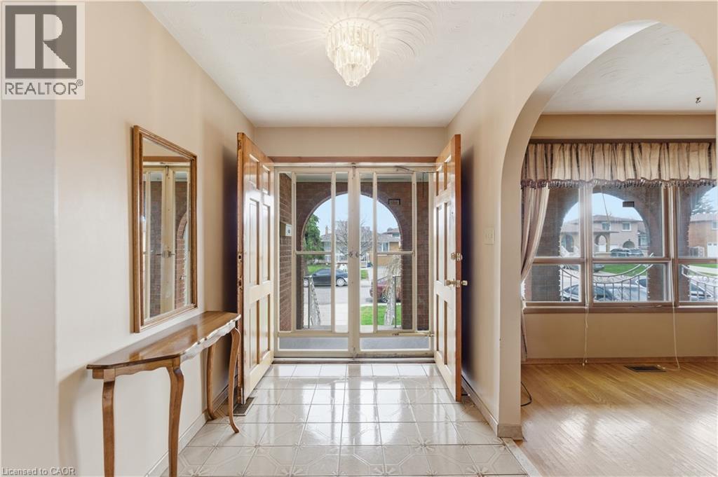 26 ADORN COURT - 4