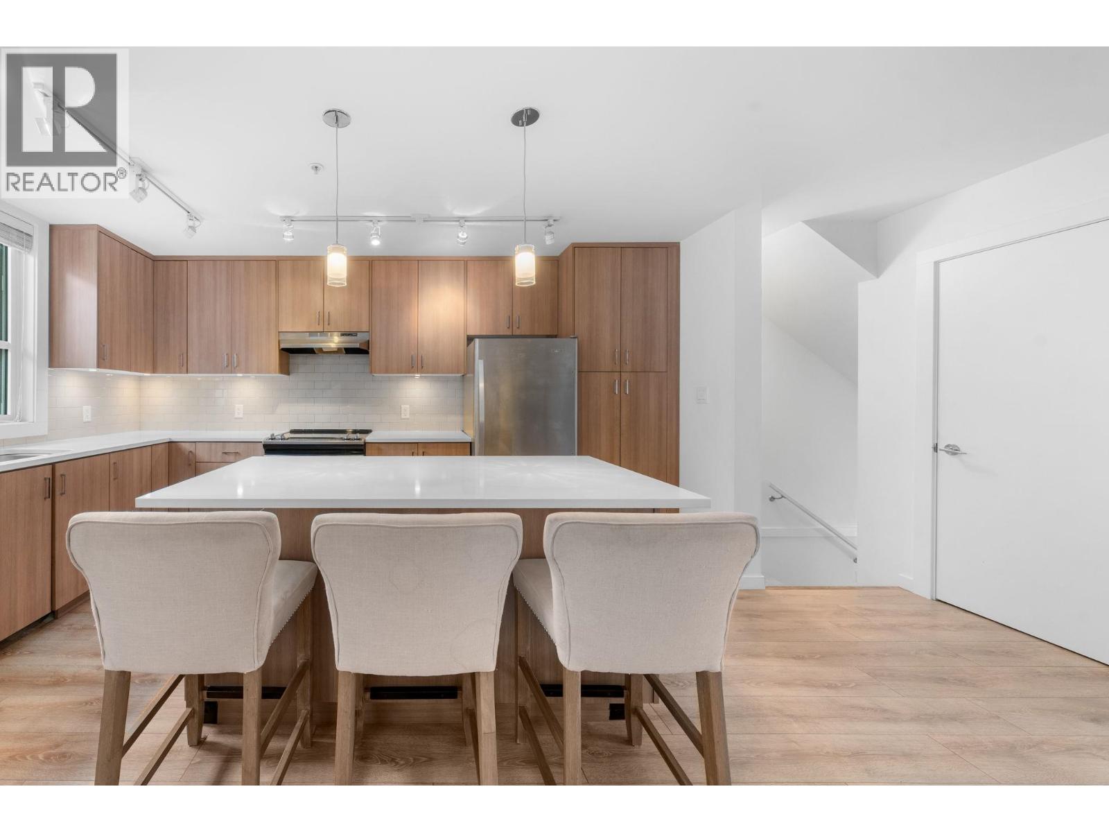 20 39769 GOVERNMENT ROAD, Squamish