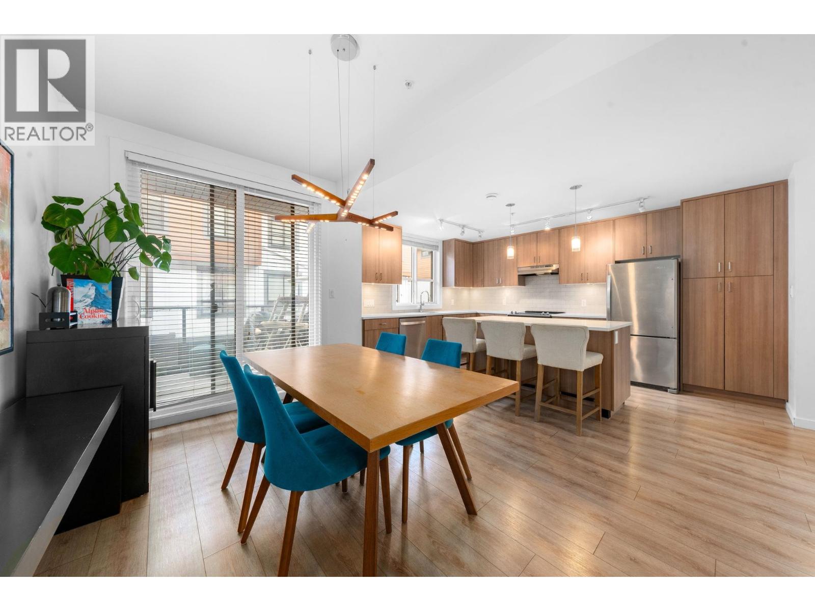 20 39769 GOVERNMENT ROAD, Squamish