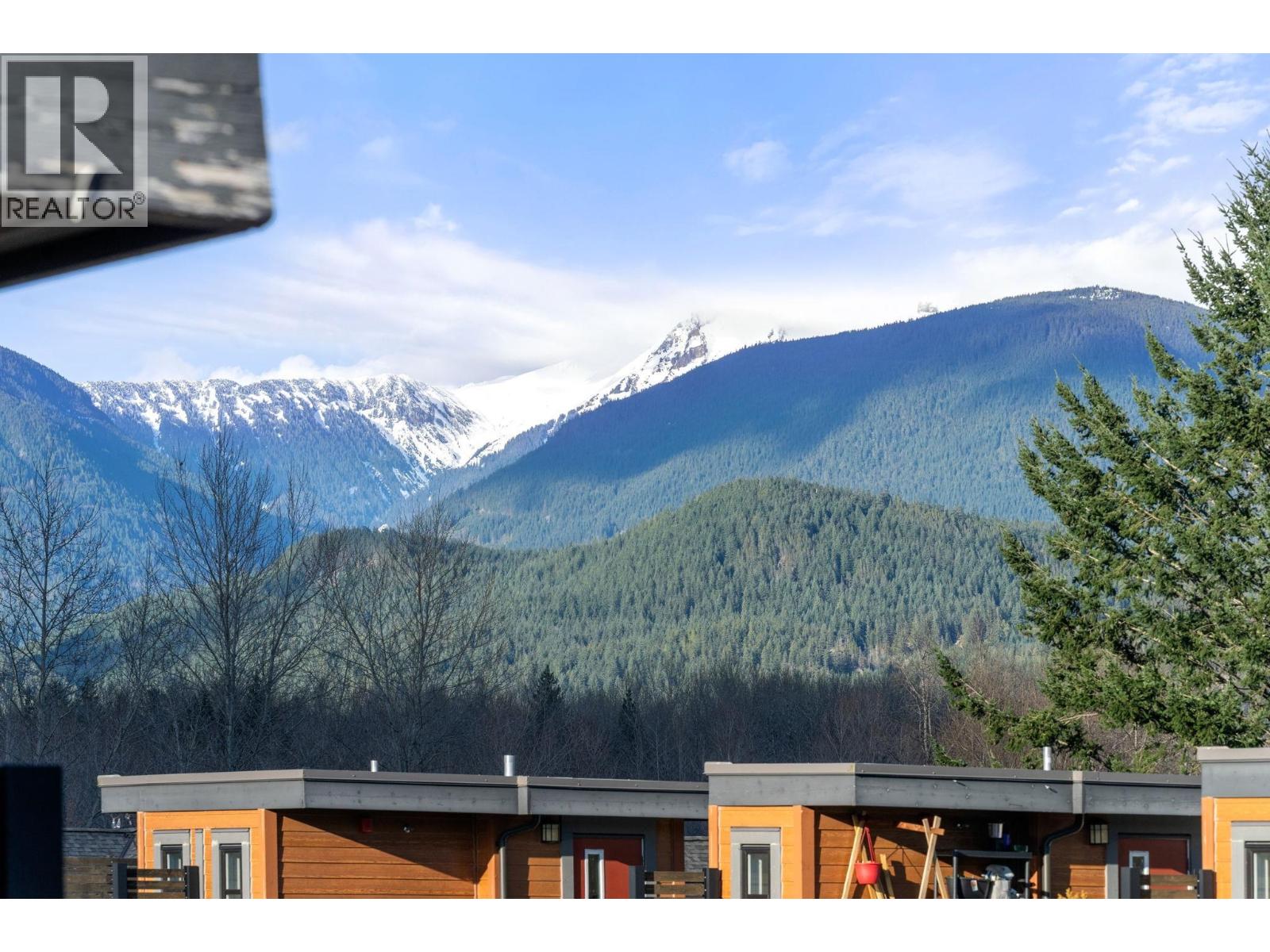 20 39769 GOVERNMENT ROAD, Squamish