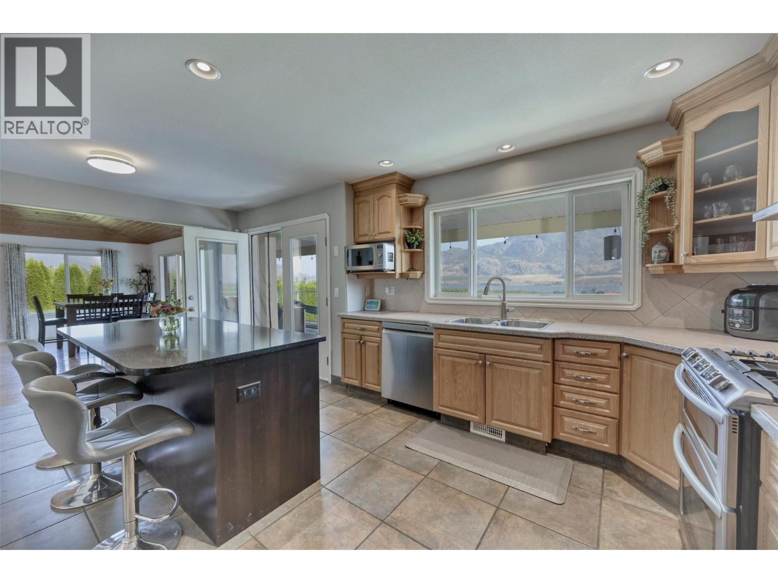 11629 97th Highway, Osoyoos