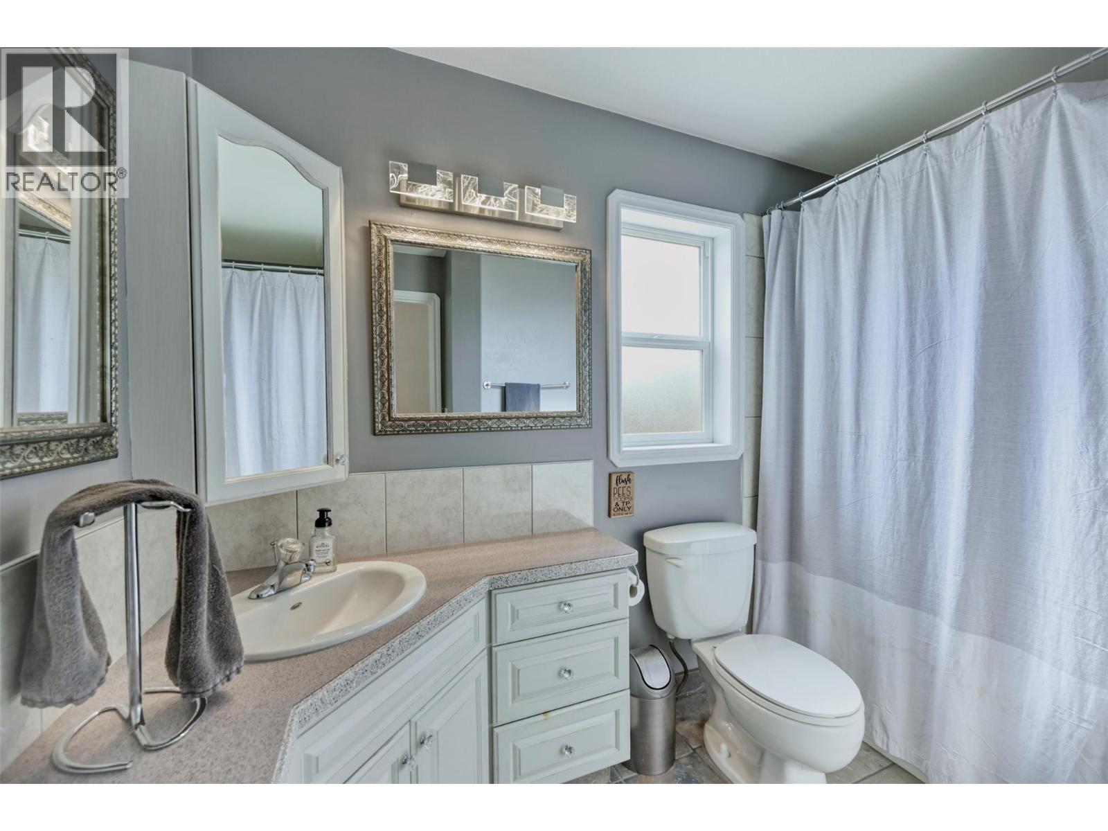 11629 97th Highway, Osoyoos