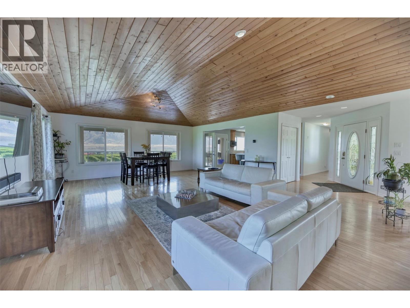 11629 97th Highway, Osoyoos