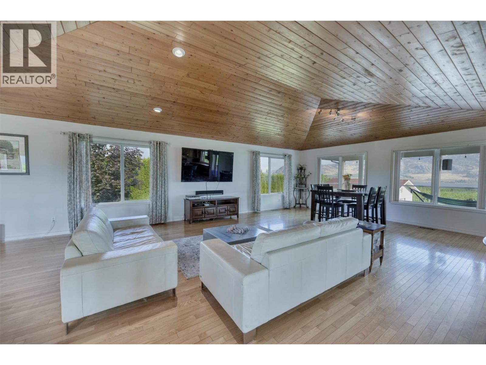 11629 97th Highway, Osoyoos