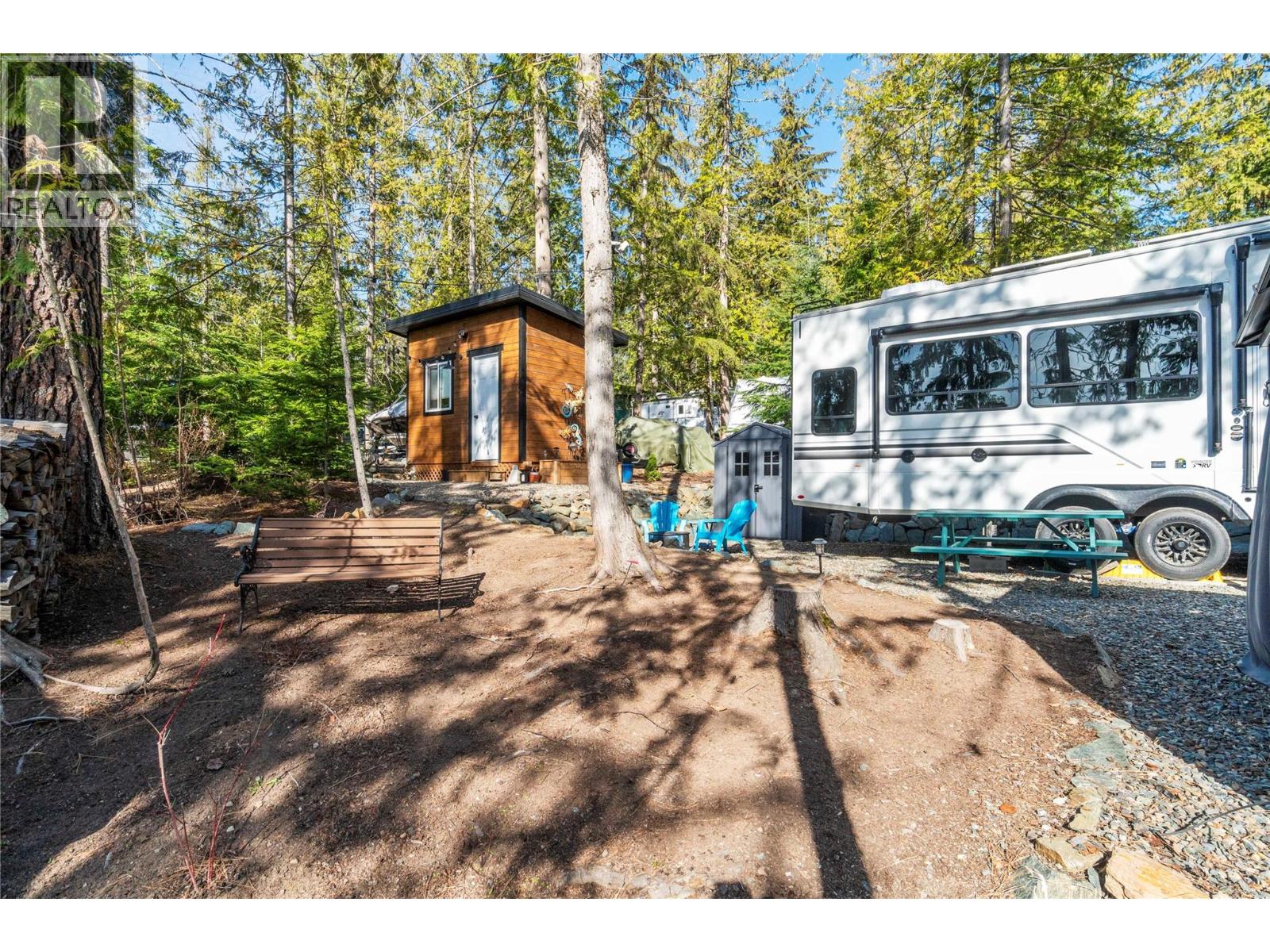  5363 Squilax-Anglemont Road, Celista