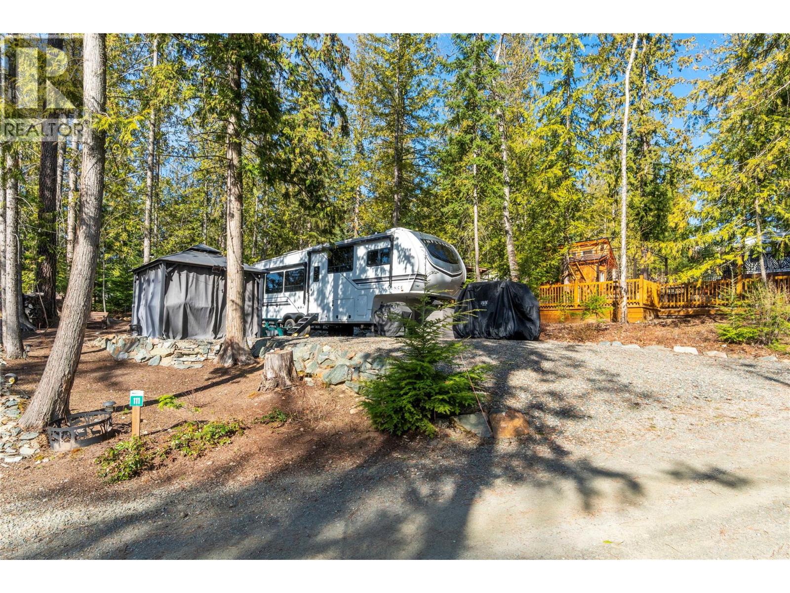  5363 Squilax-Anglemont Road, Celista