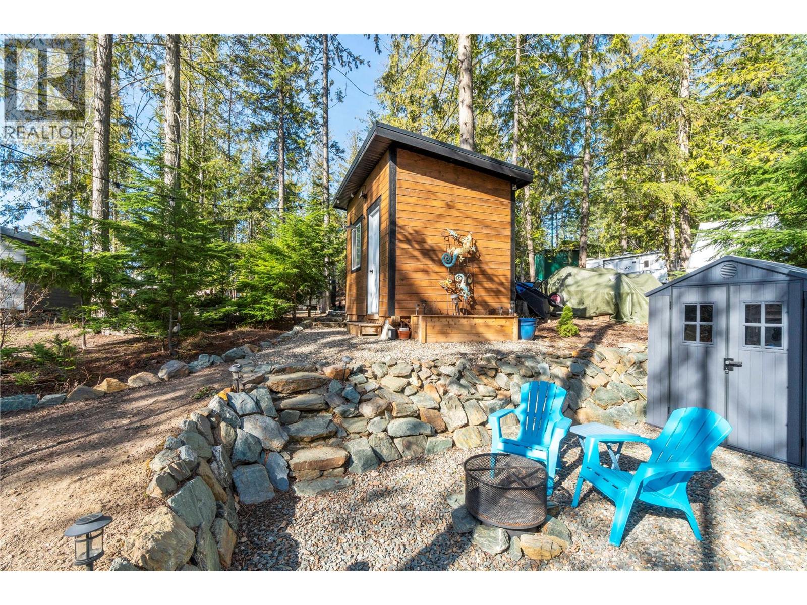  5363 Squilax-Anglemont Road, Celista