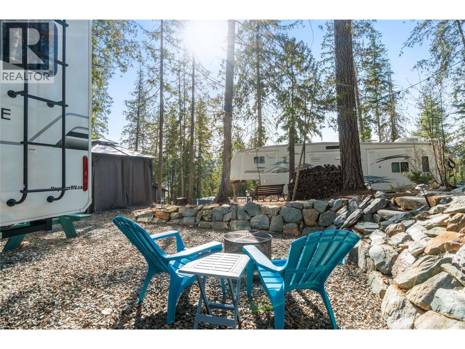  5363 Squilax-Anglemont Road, Celista