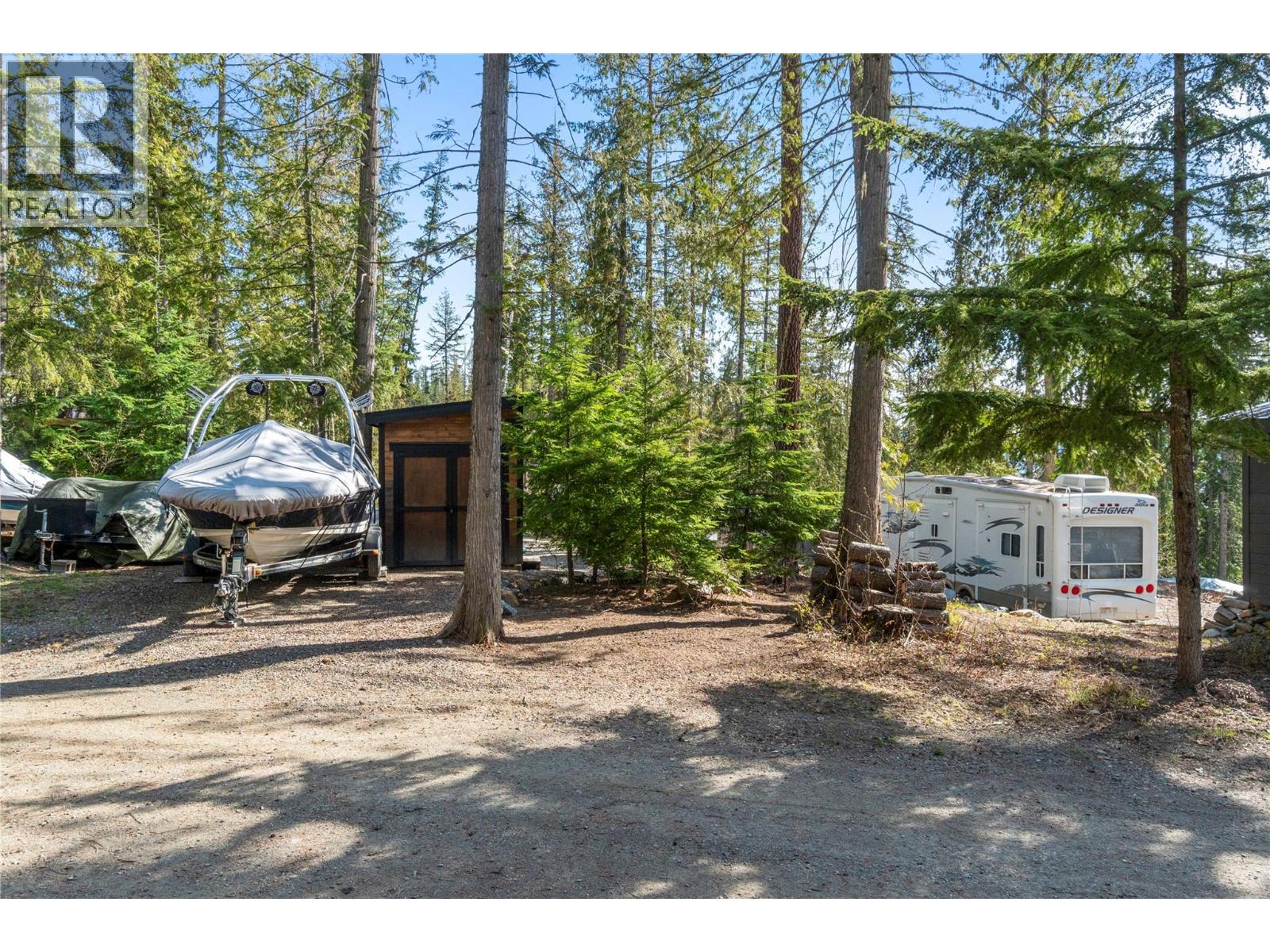  5363 Squilax-Anglemont Road, Celista