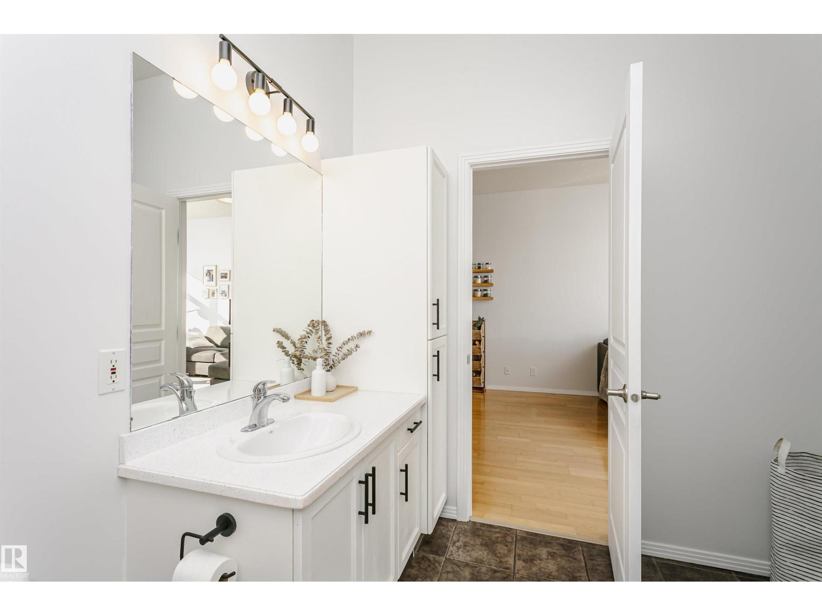 #503 9503 101 AV NW - 24
