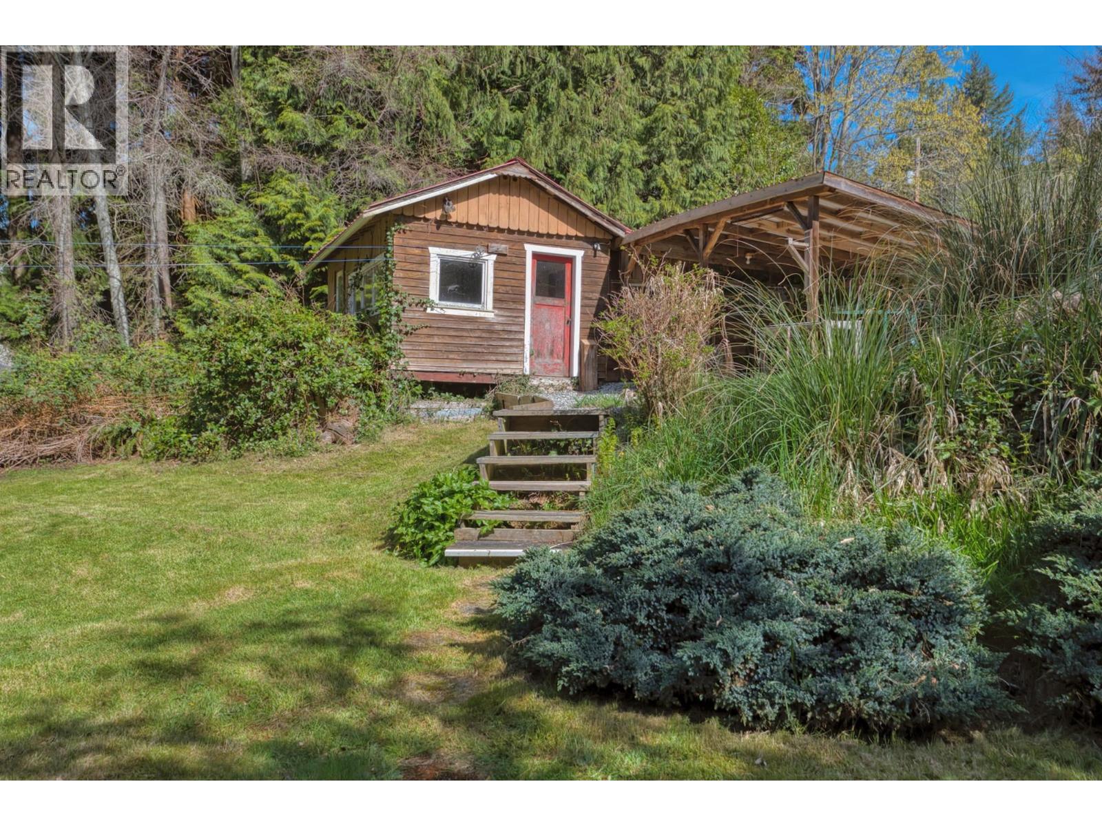 8200 REDROOFFS ROAD, Halfmoon Bay