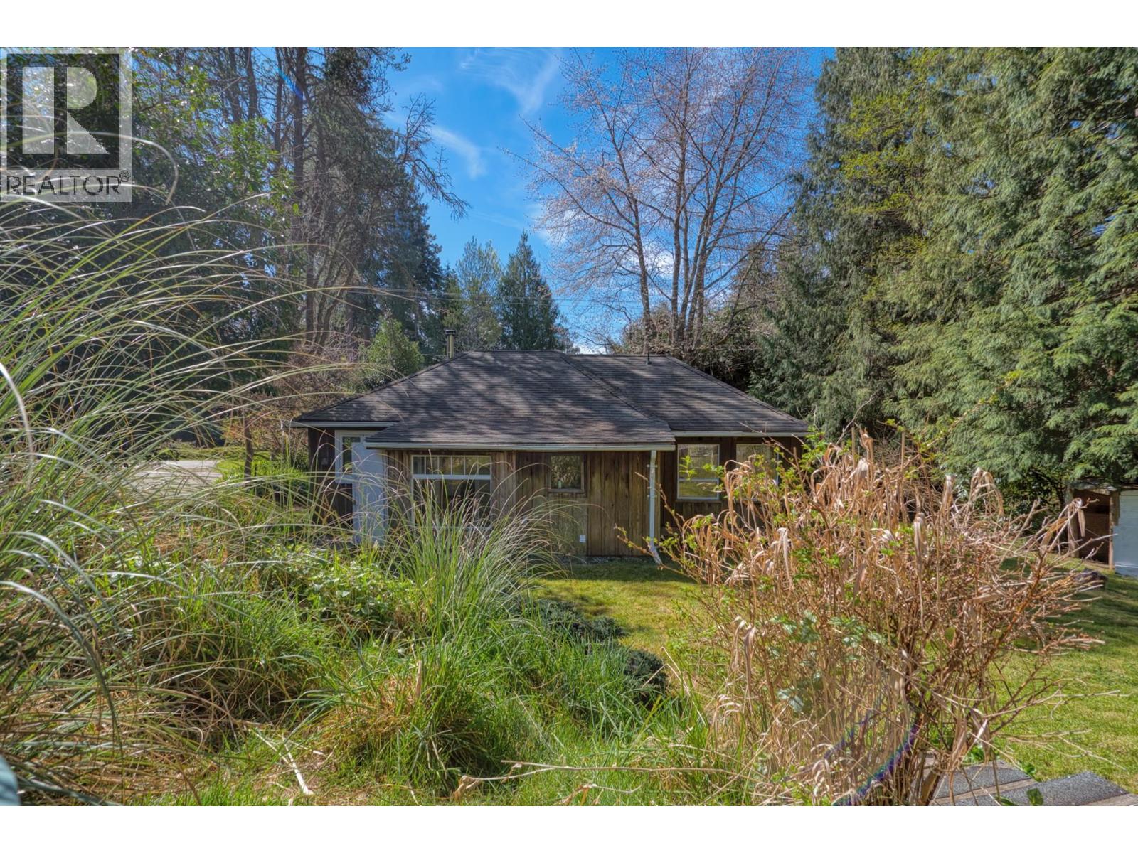 8200 REDROOFFS ROAD, Halfmoon Bay