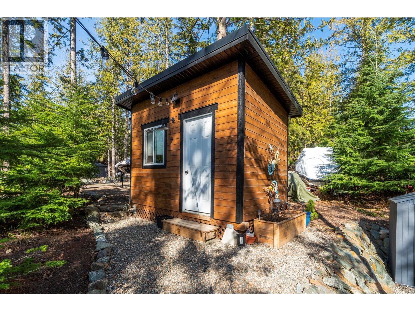  5363 Squilax-Anglemont Road, Celista