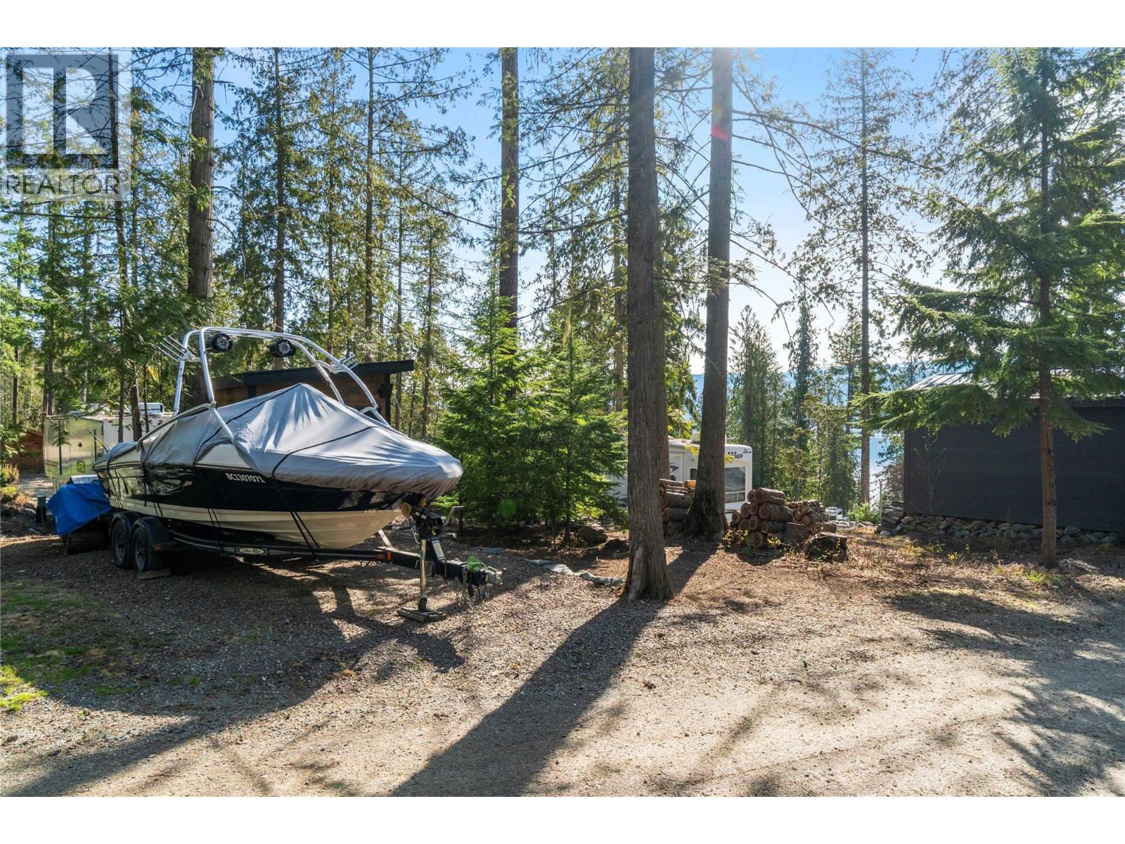  5363 Squilax-Anglemont Road, Celista