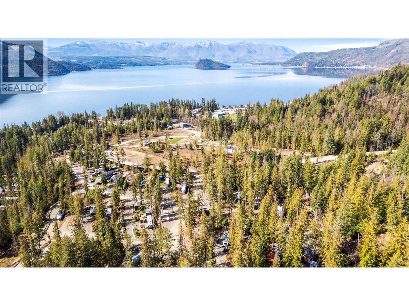  5363 Squilax-Anglemont Road, Celista