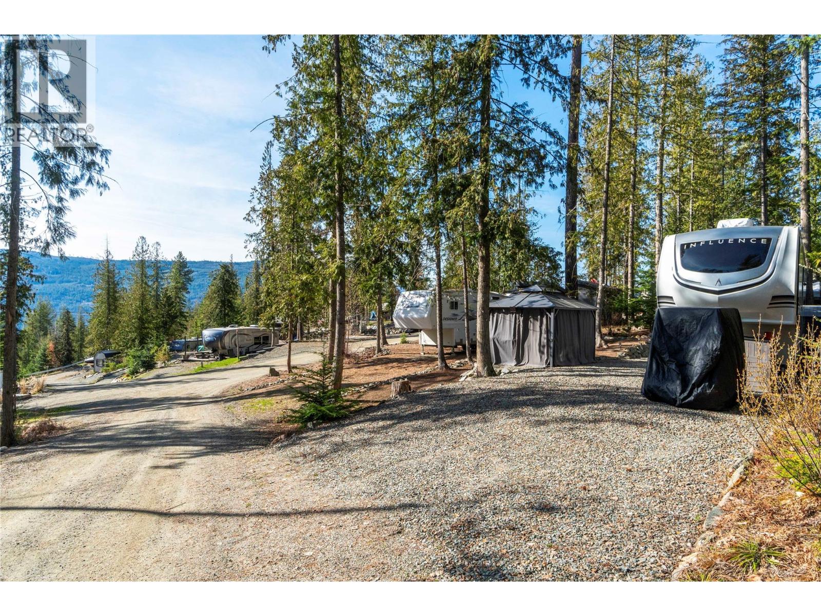  5363 Squilax-Anglemont Road, Celista