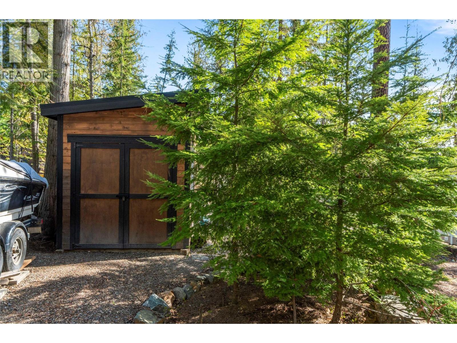  5363 Squilax-Anglemont Road, Celista