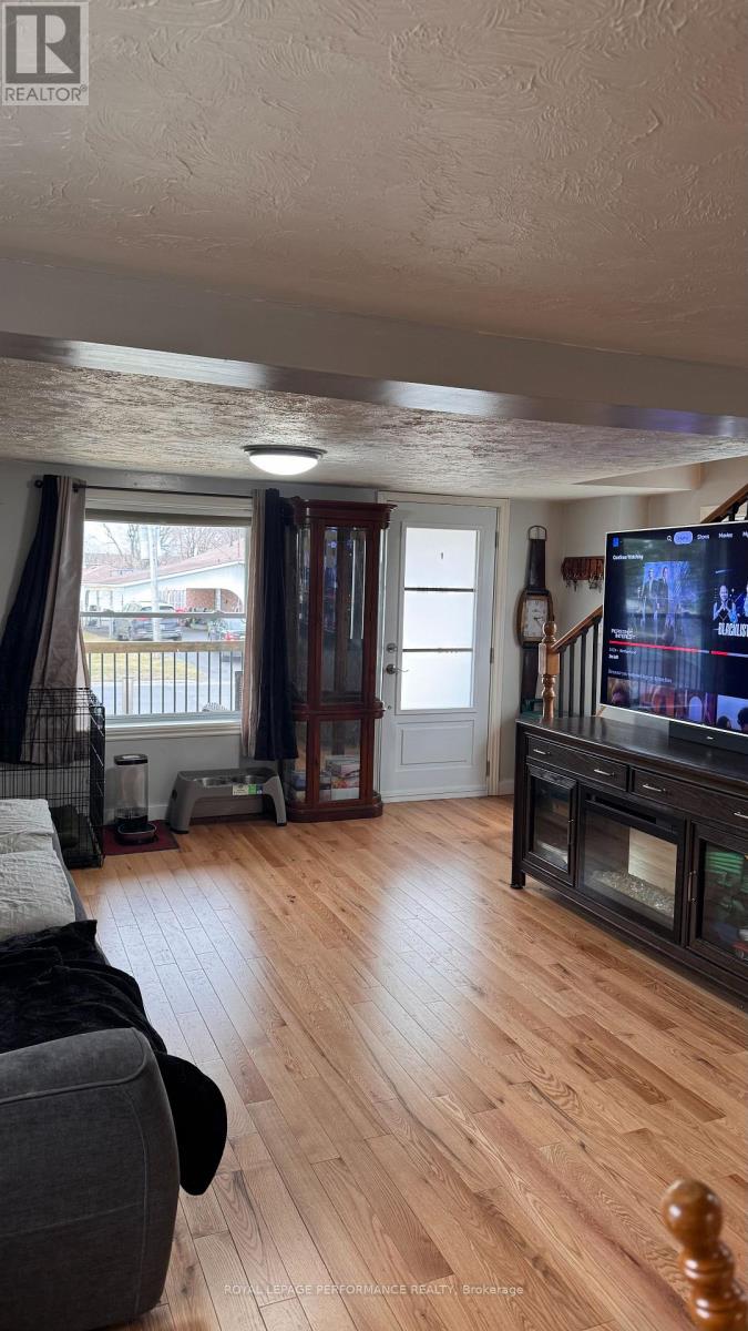 117 SUNNYSIDE AVENUE - 4