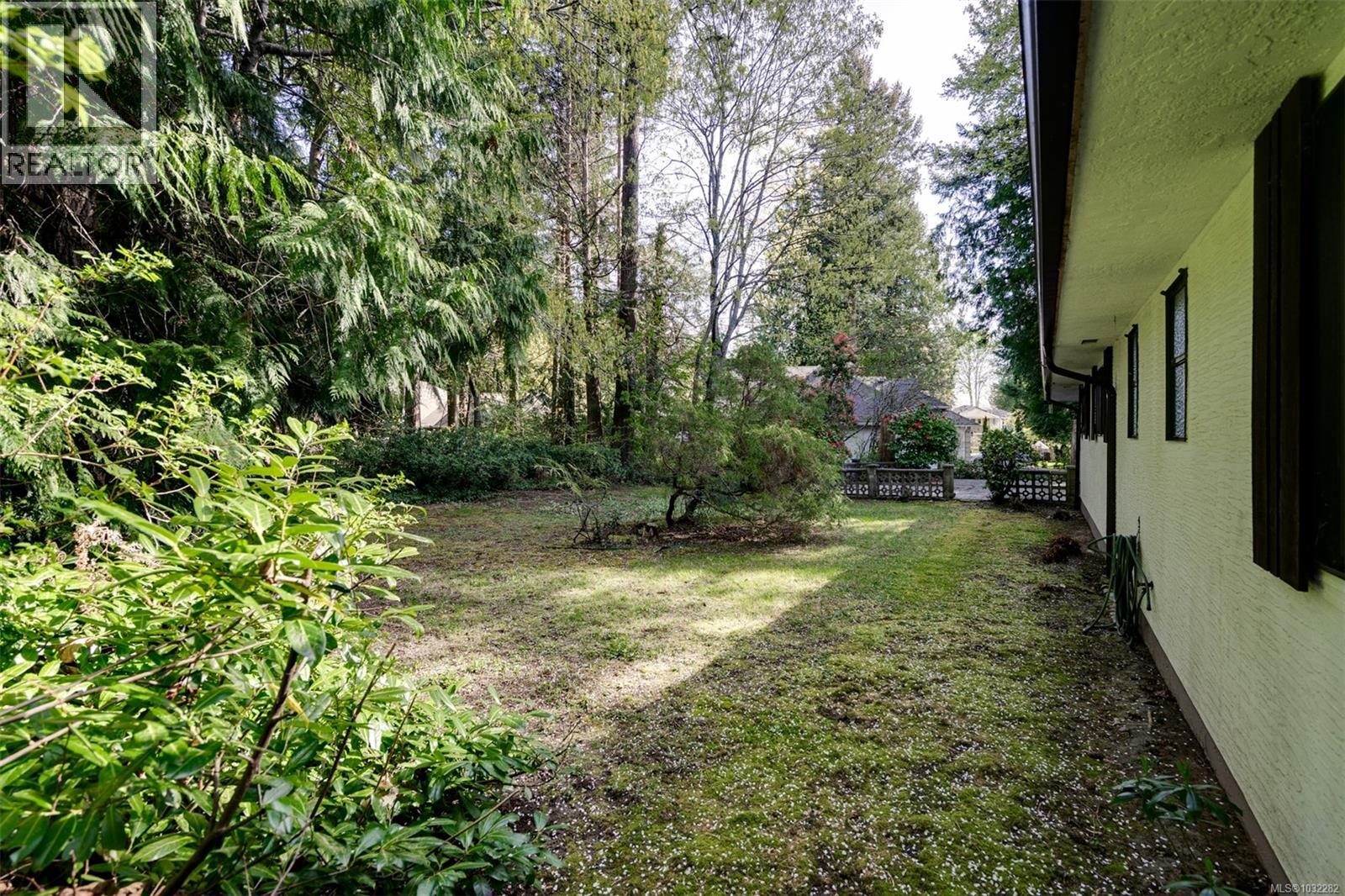  780 Helvetia Crescent, Saanich