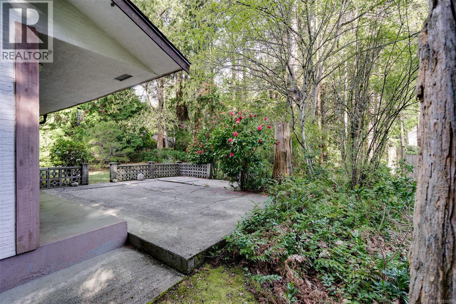  780 Helvetia Crescent, Saanich