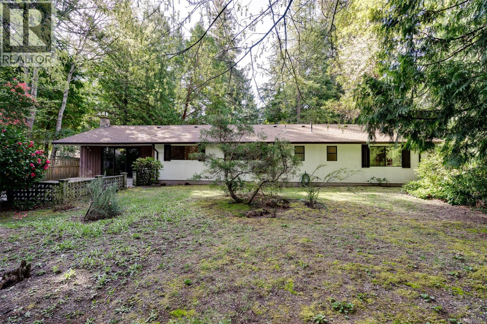  780 Helvetia Crescent, Saanich