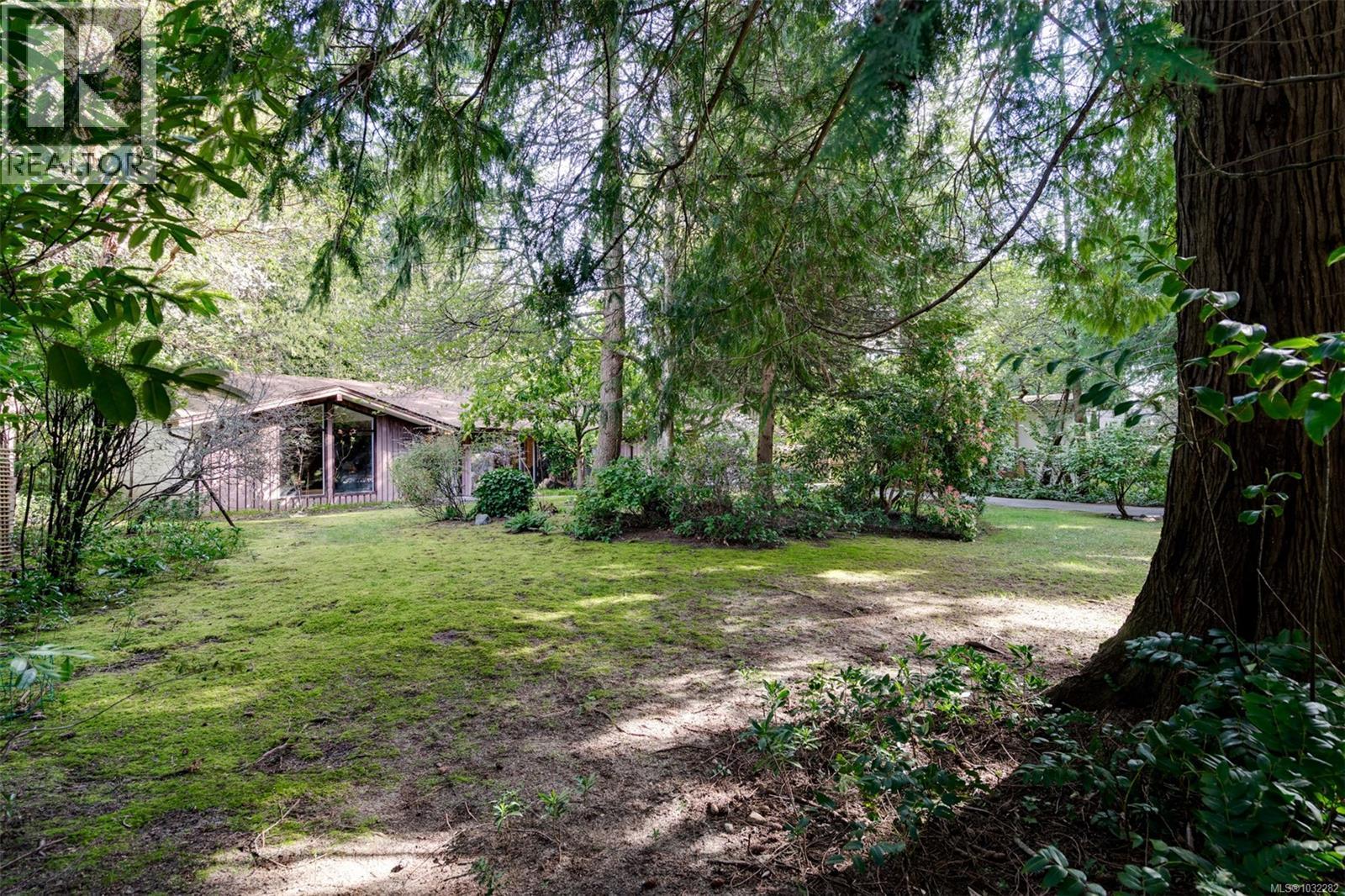  780 Helvetia Crescent, Saanich