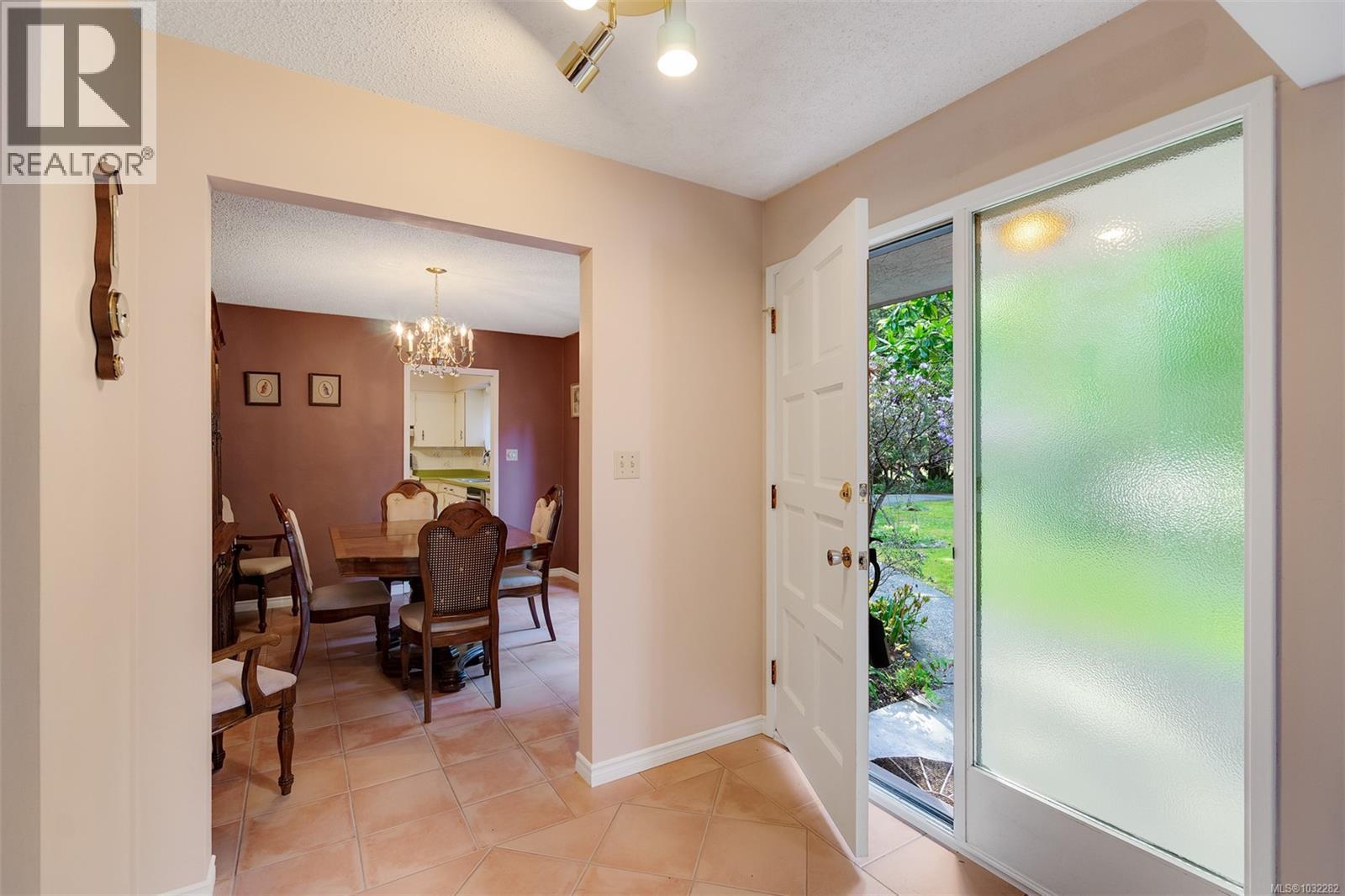  780 Helvetia Crescent, Saanich