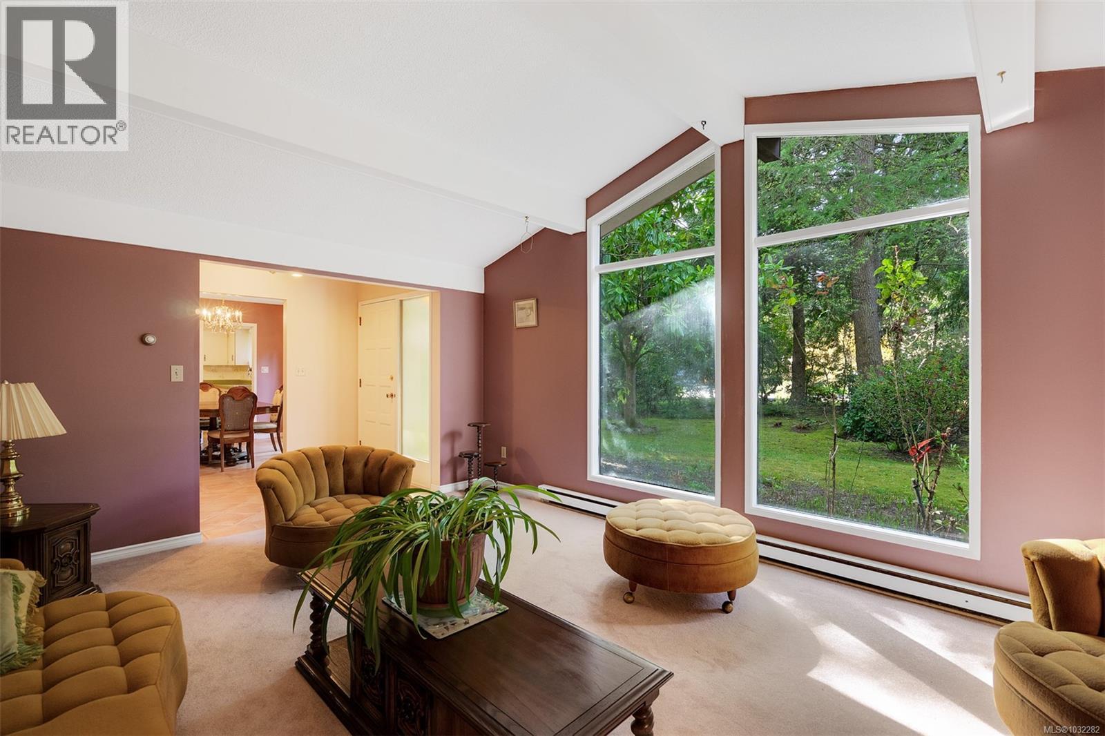  780 Helvetia Crescent, Saanich