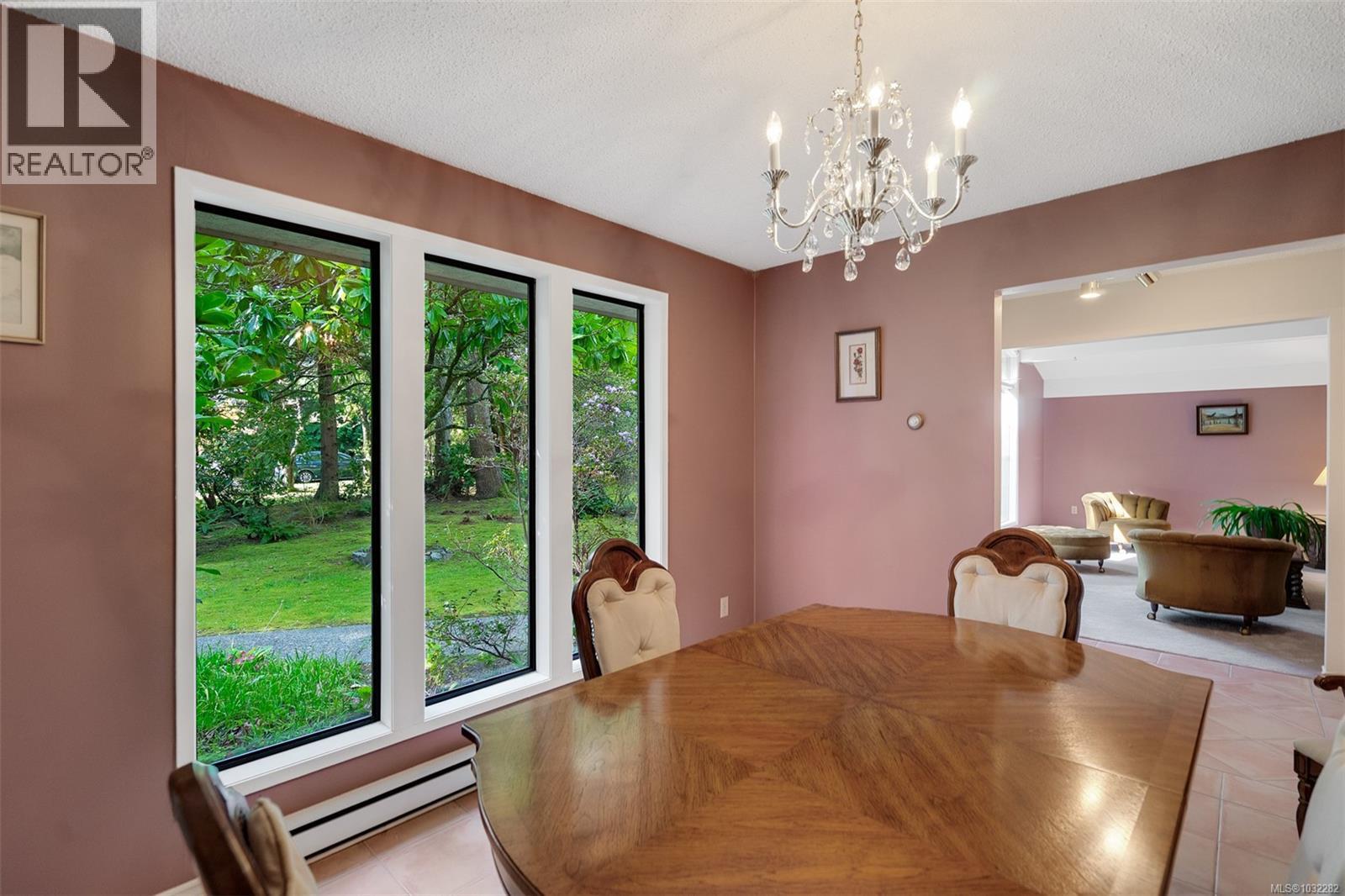  780 Helvetia Crescent, Saanich