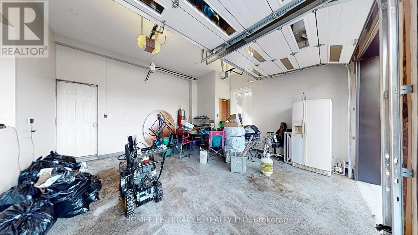 59 CENTRE ROAD - 37