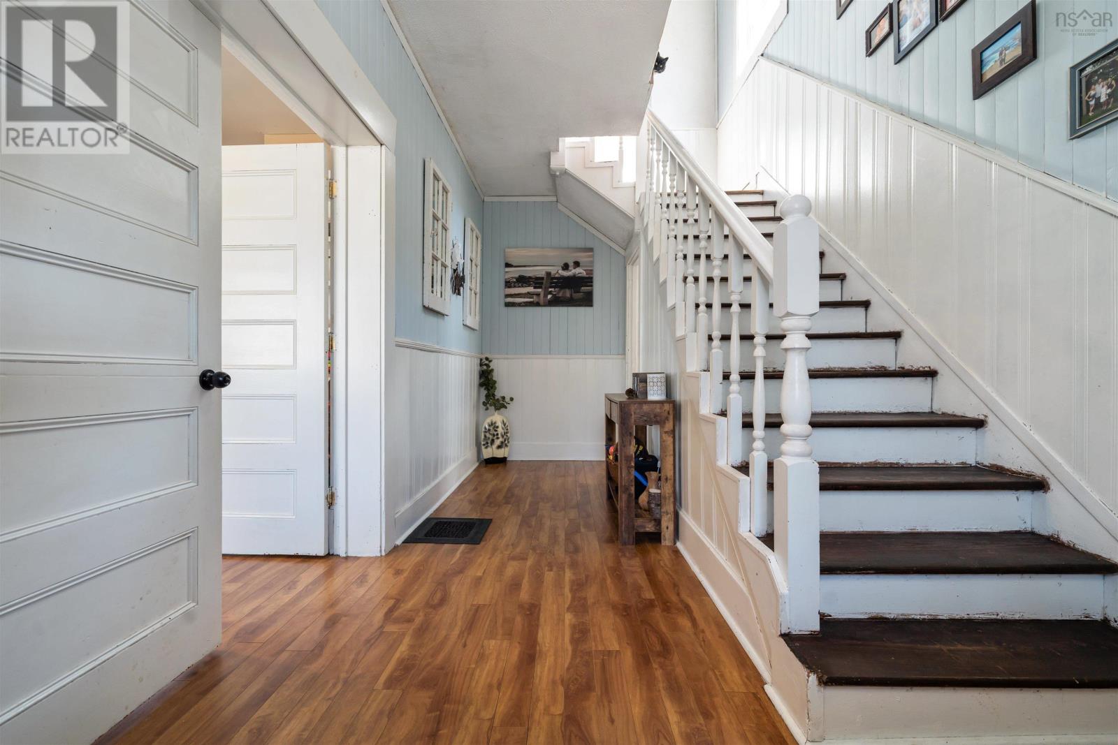 Property 27 of 49 of 2 Davison Street