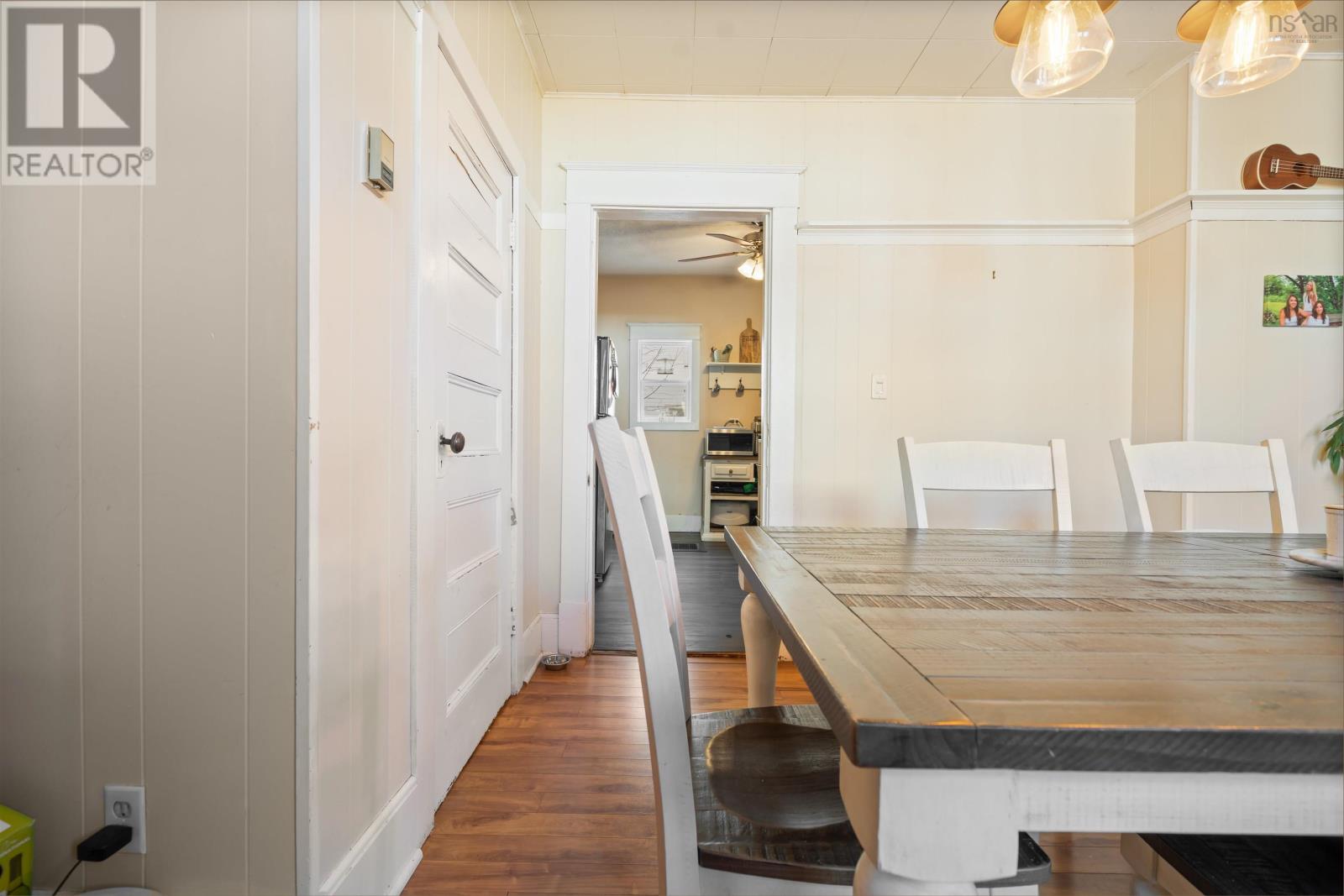 Property 23 of 49 of 2 Davison Street