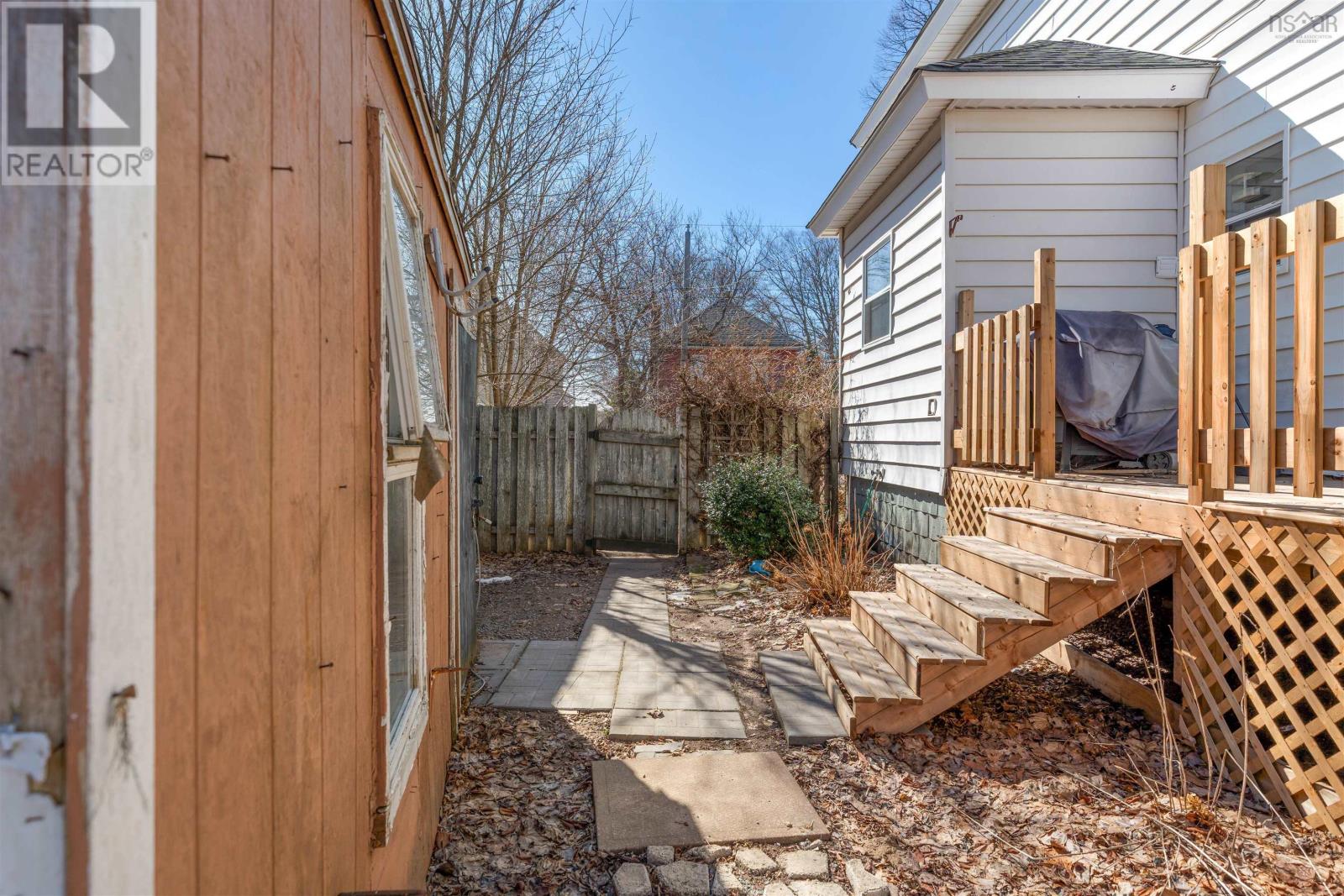 Property 42 of 49 of 2 Davison Street