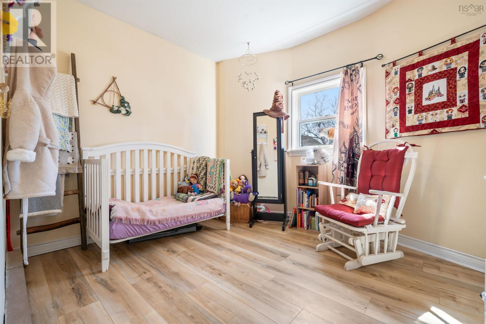 Property 12 of 49 of 2 Davison Street