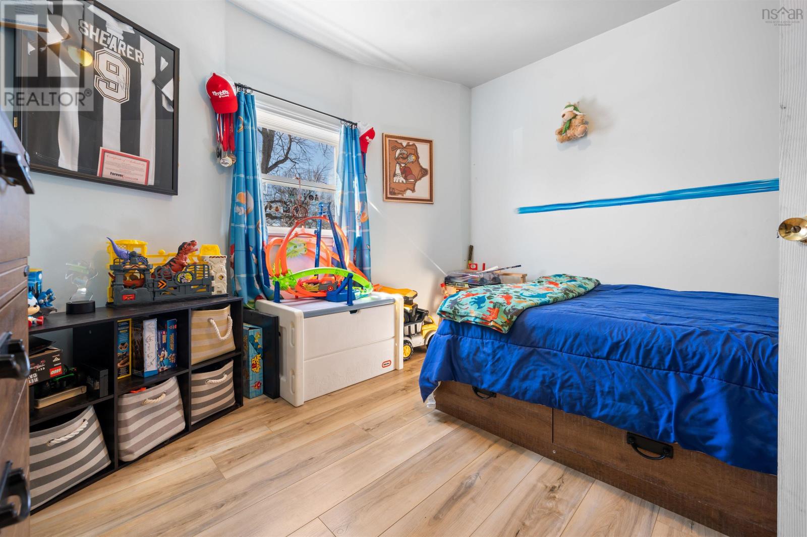 Property 45 of 49 of 2 Davison Street