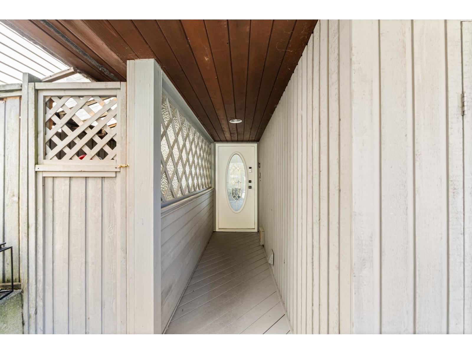 15066 ROYAL AVENUE, White Rock