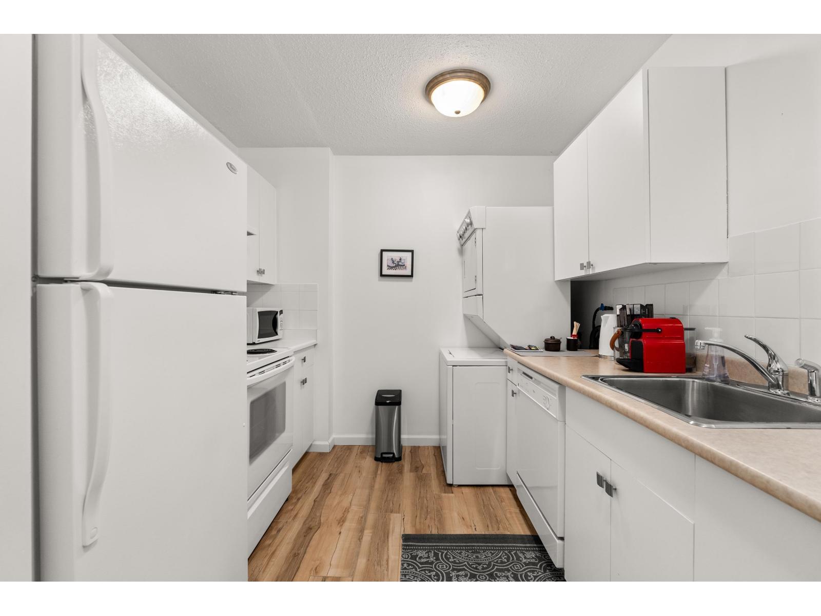 15066 ROYAL AVENUE, White Rock