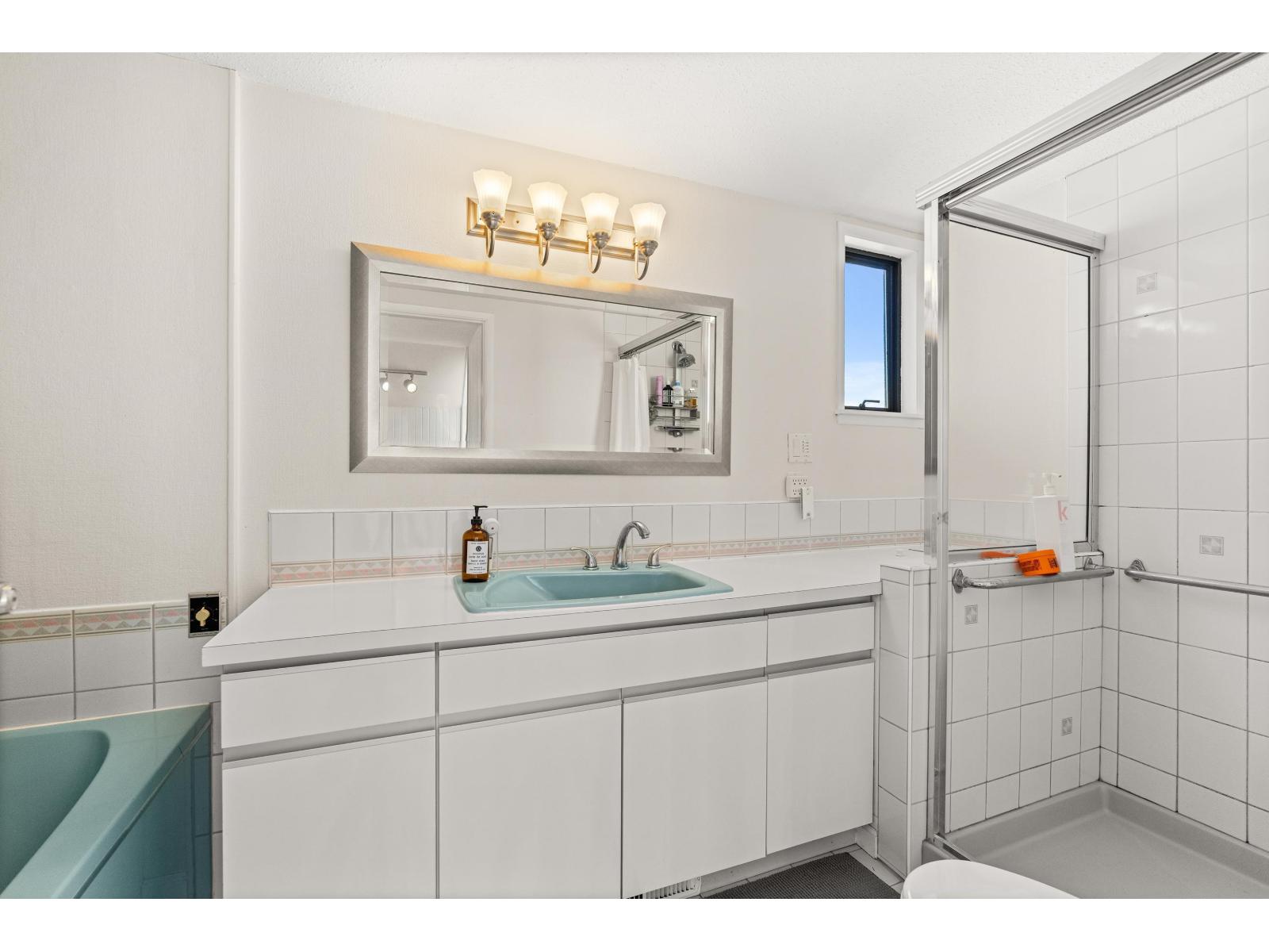 15066 ROYAL AVENUE, White Rock