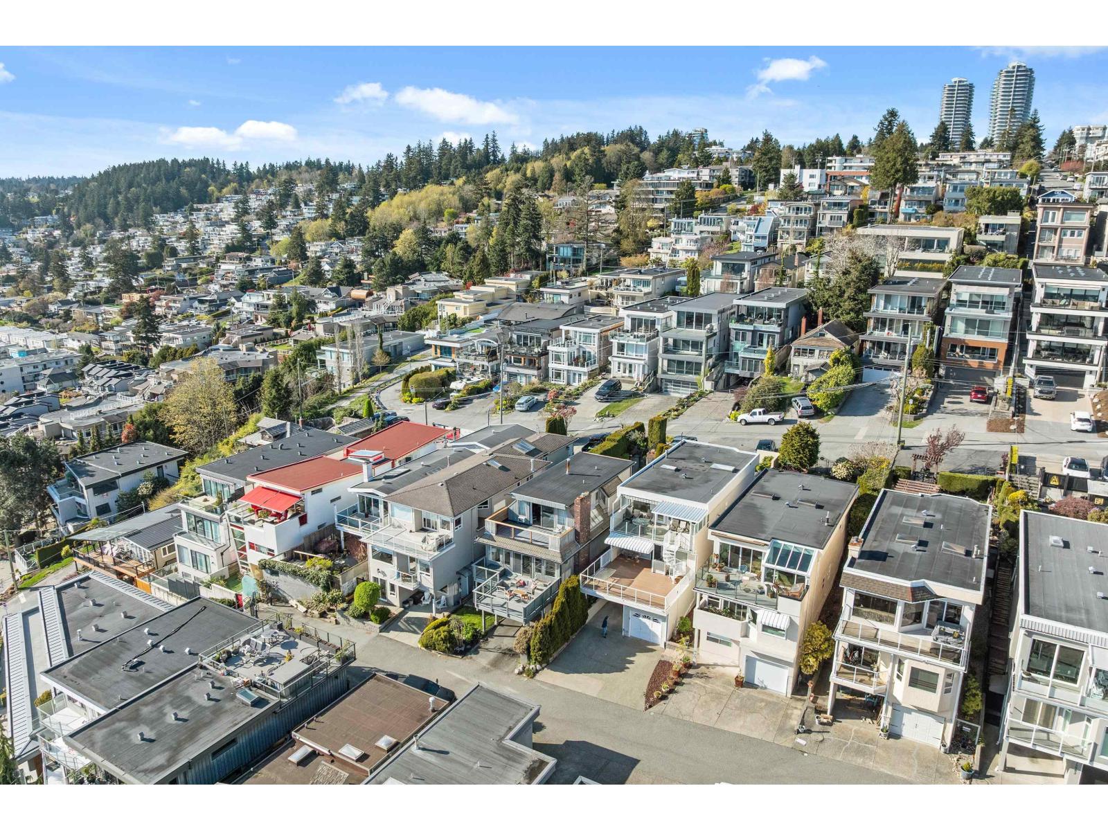 15066 ROYAL AVENUE, White Rock