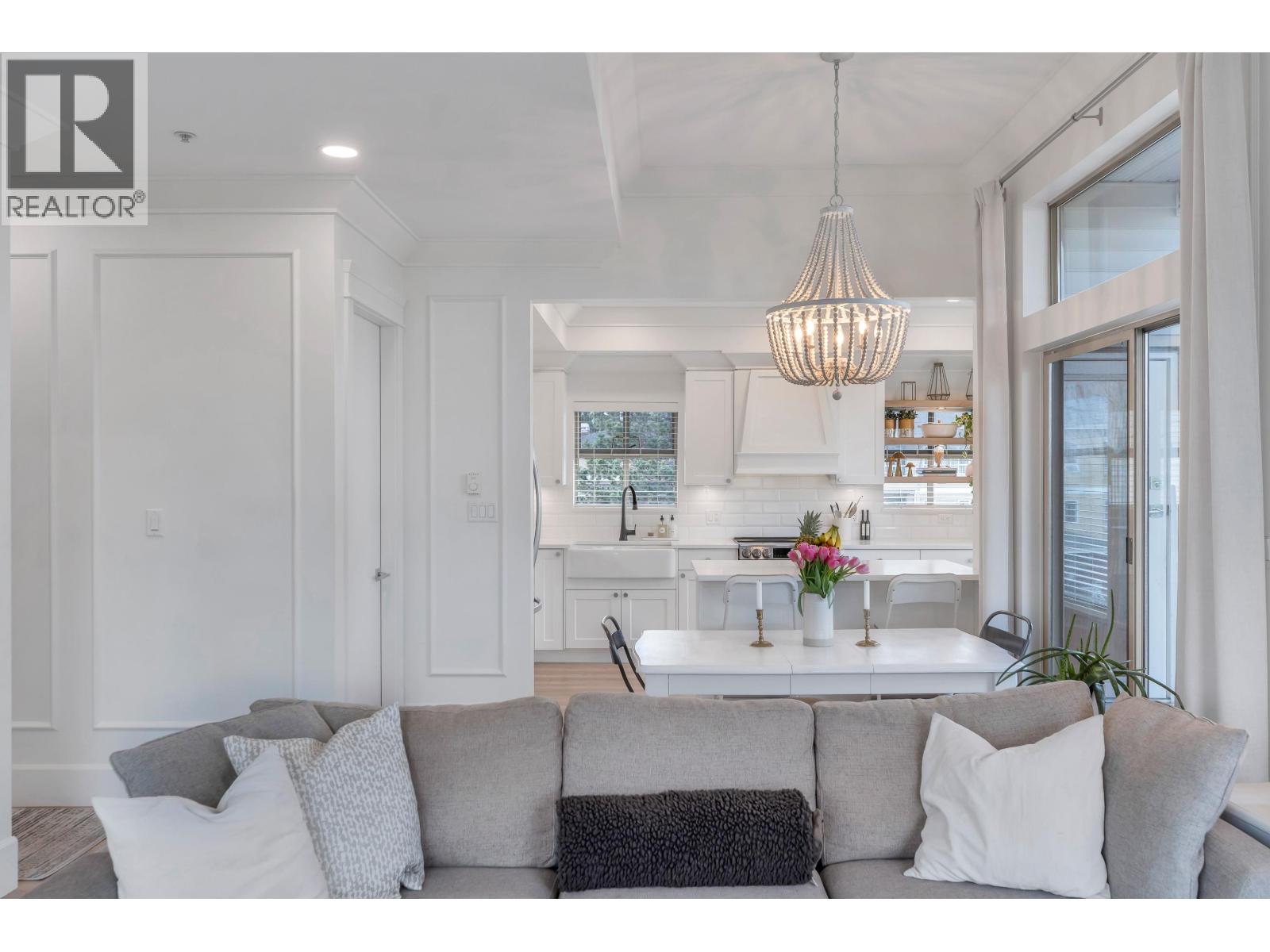 #301-1118 55 Street, Delta