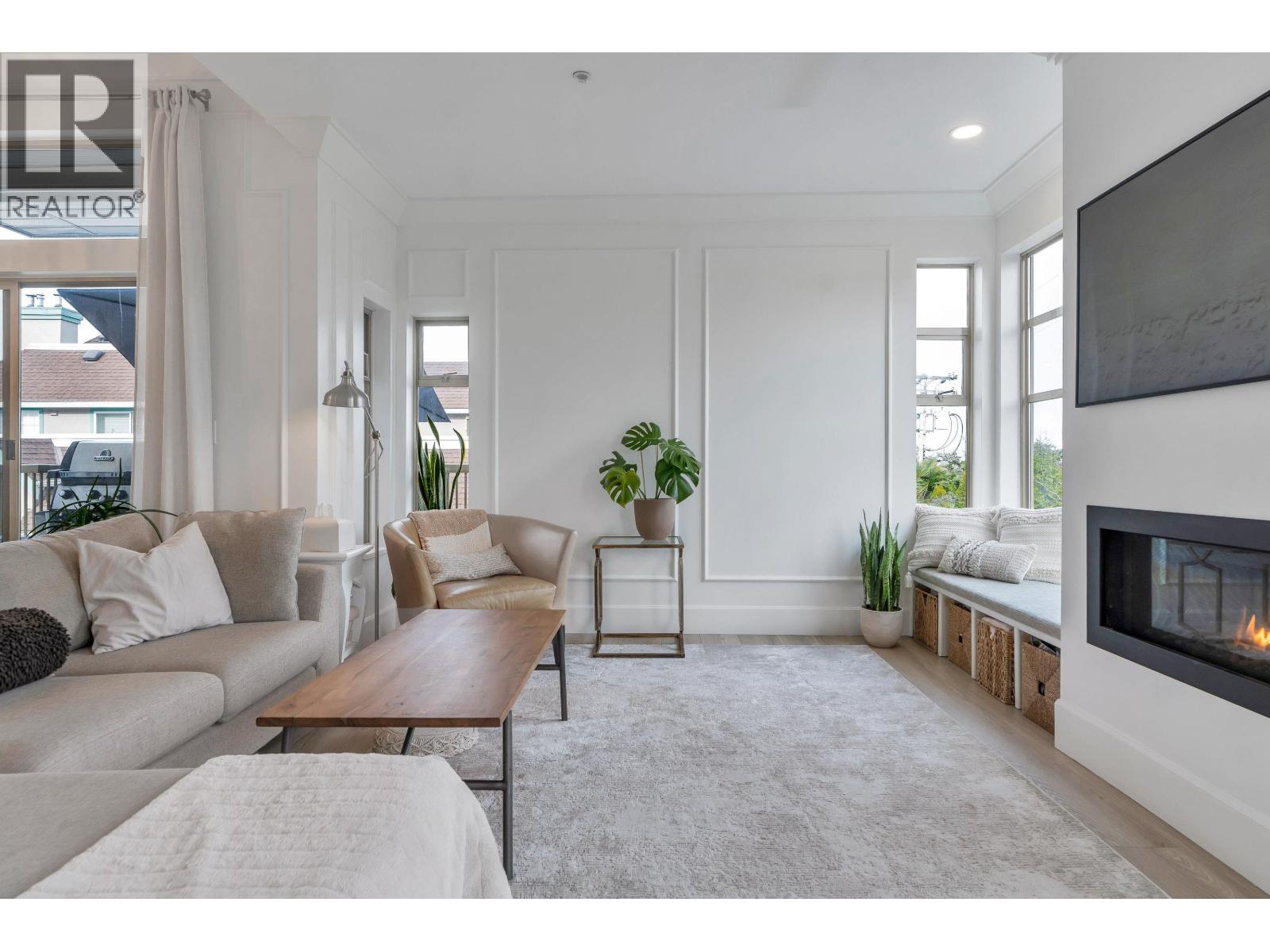 #301-1118 55 Street, Delta