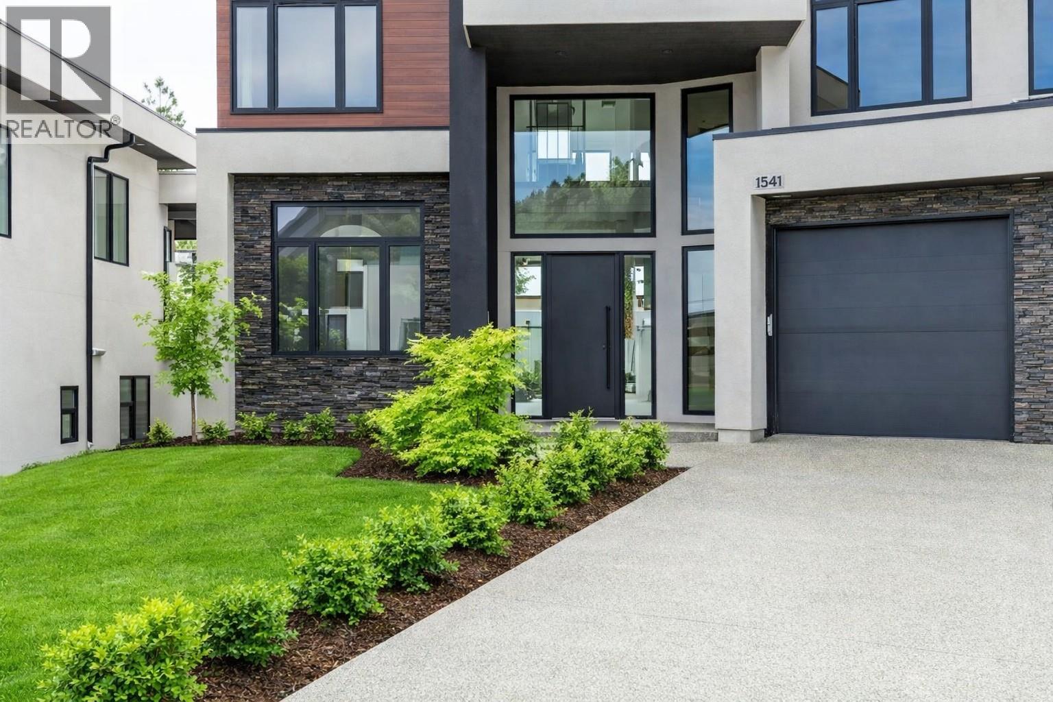 1561 Cabernet Court, West Kelowna