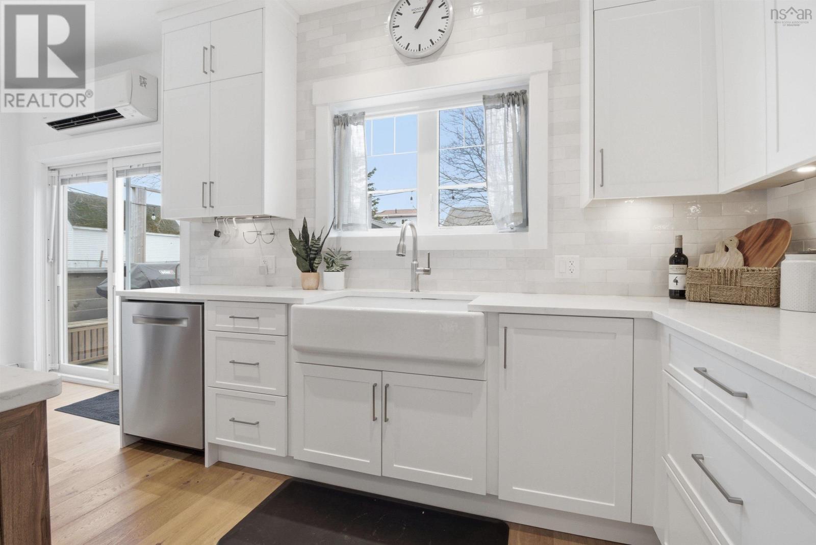 Property 37 of 43 of 5873 Cabot Street