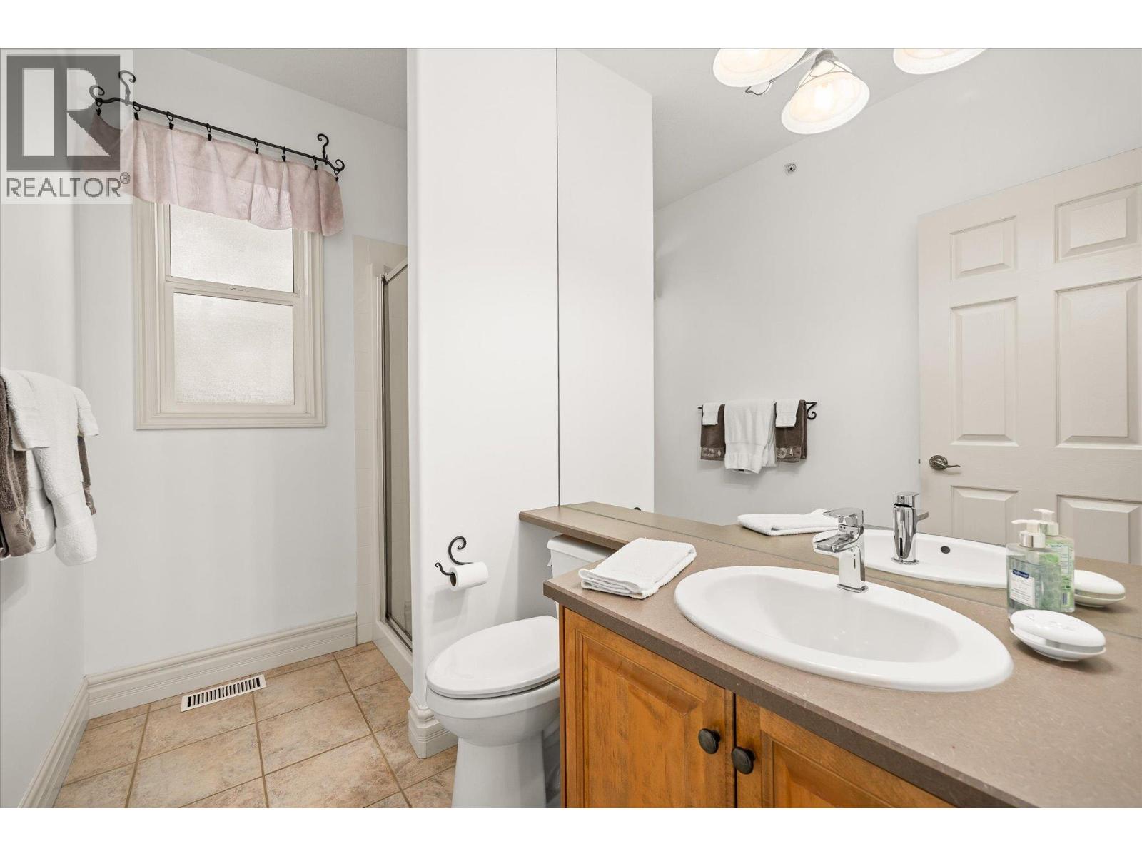 6157 Gillam Crescent, Peachland