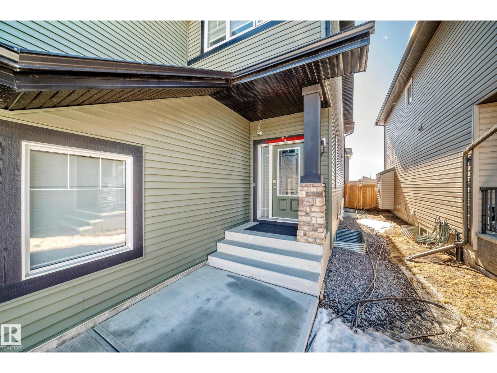 22407 99 AV NW - 2