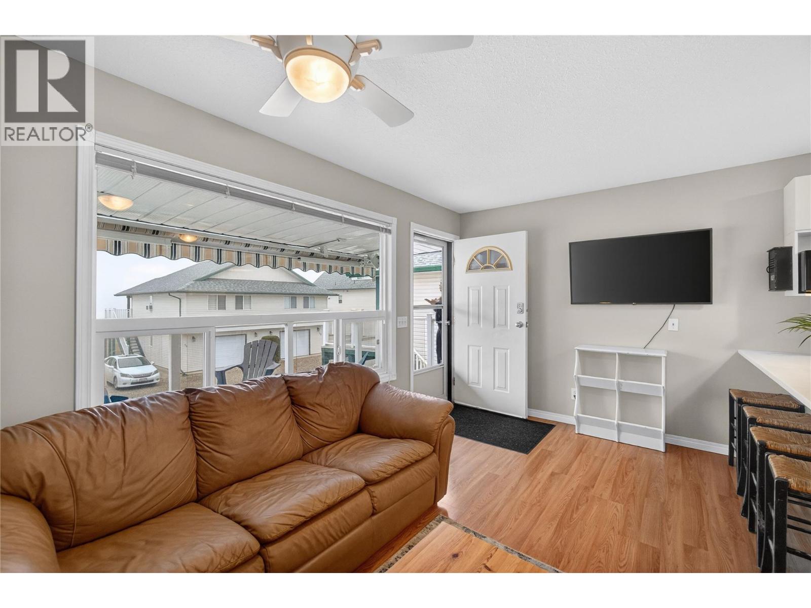 15 505 Poage Avenue, Sicamous